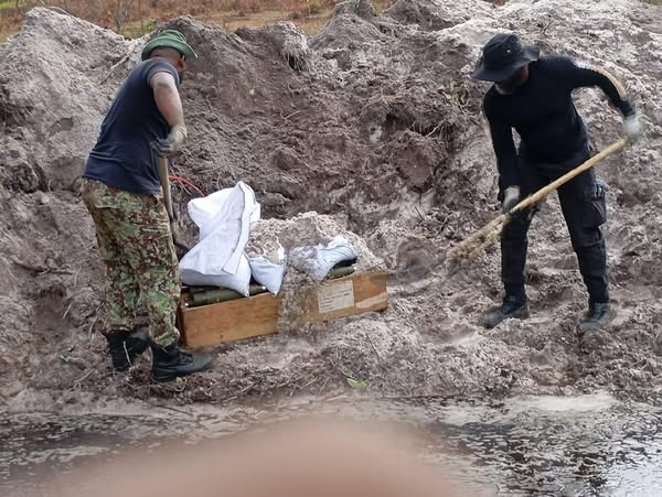Explosieven Opruimingsdienst ruimt oude munitie op nabij Paramaribo